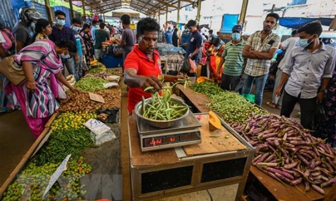 Sri Lanka cắt giảm mạnh lãi suất lần đầu tiên kể từ khi bị khủng hoảng