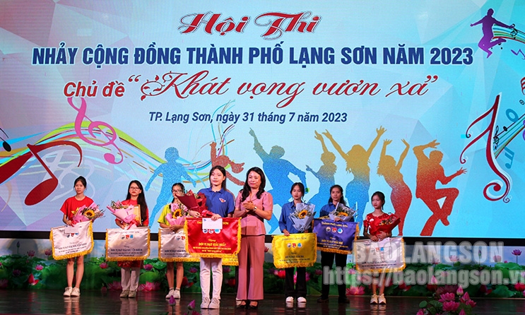 8 đội tham gia Hội thi nhảy cộng đồng thành phố Lạng Sơn