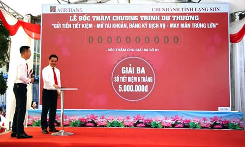 34 khách hàng trúng thưởng chương trình “Gửi tiền tiết kiệm – Mở tài khoản, Đăng ký dịch vụ, May mắn