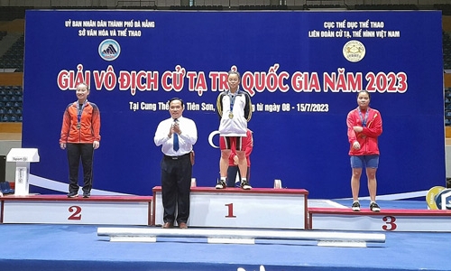 Vận động viên cử tạ Lạng Sơn đoạt 5 huy chương tại giải vô địch cử tạ trẻ quốc gia
