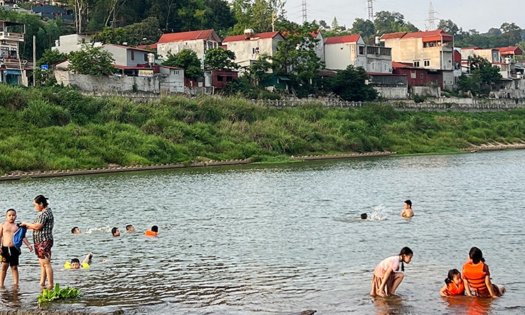 Hiểu nguy cơ, biết phòng tránh và có kỹ năng giúp trẻ tránh được đuối nước