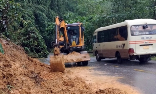 Chủ động đảm bảo an toàn giao thông mùa mưa bão