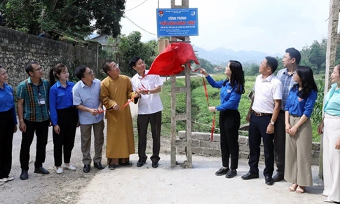 Tuổi trẻ Chi Lăng: Chung tay “Thắp sáng đường thôn”