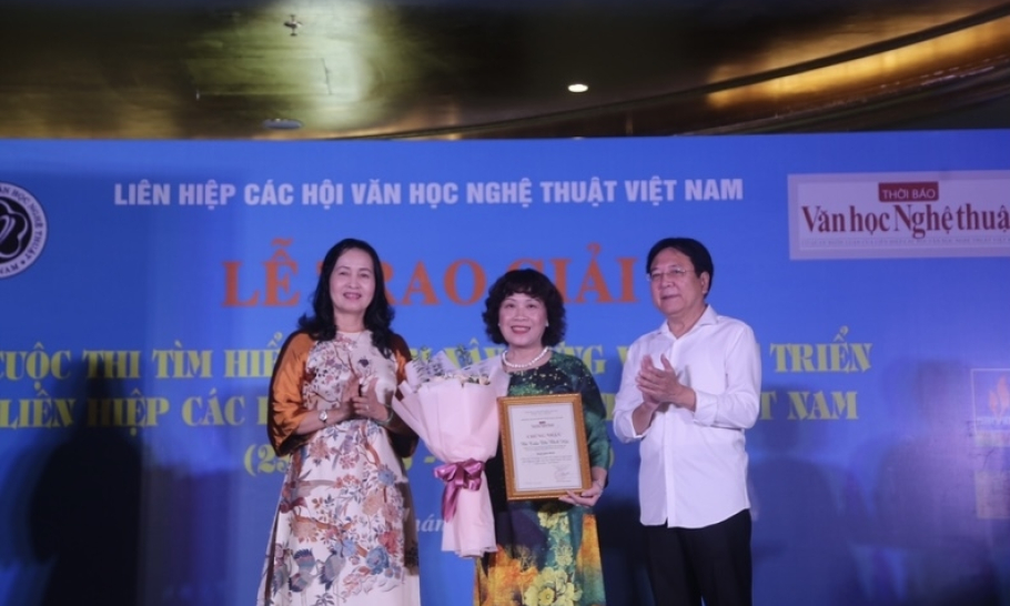 Trao giải cuộc thi tìm hiểu 75 năm xây dựng và phát triển Liên hiệp các Hội Văn học nghệ thuật Việt Nam