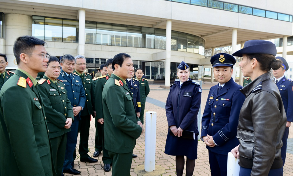 Thượng tướng Nguyễn Tân Cương thăm Đại học Lực lượng Quốc phòng Australia