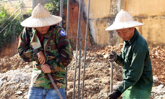 Xây dựng hạ tầng nông thôn mới ở Nhân Lý: Chậm thủ tục, vướng thi công