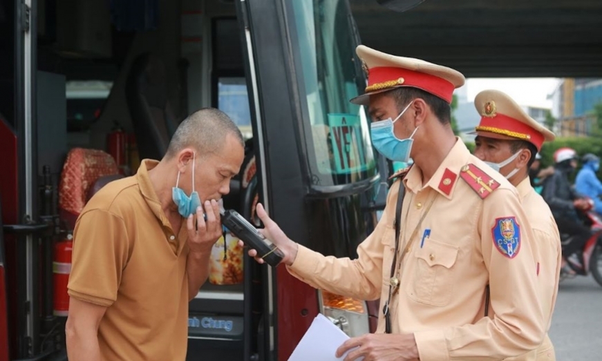 An toàn giao thông: Tăng cường kiểm tra điều kiện an toàn của xe kinh doanh vận tải