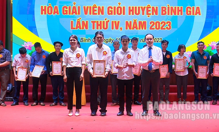 19 đội thi tham gia Hội thi Hòa giải viên giỏi huyện Bình Gia