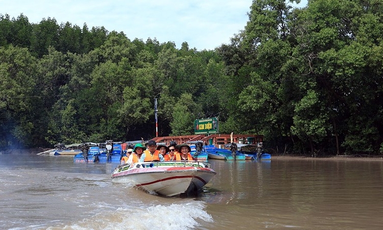 Về miền "đất cũng sinh sôi"