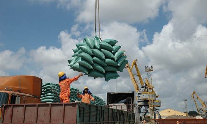 Ngăn chặn hành vi đầu cơ mặt hàng gạo