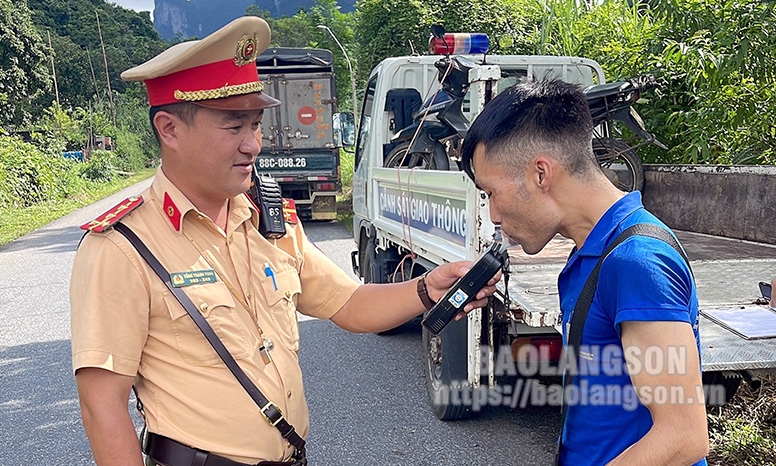 Bắc Sơn: Tăng cường tuyên truyền, quyết liệt xử lý vi phạm nồng độ cồn