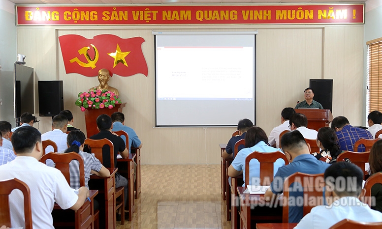 biểu được tập huấn về công tác đối ngoại Nhân dân, chương trình mục tiêu quốc gia phát triển kinh tế - xã