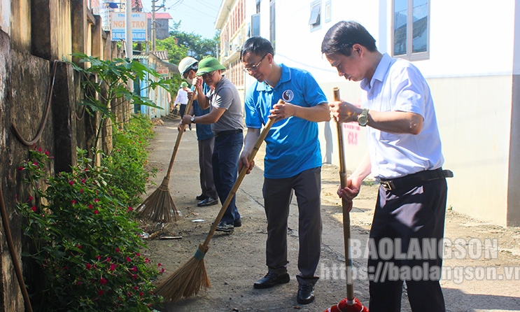 Trên 300 người tham gia Lễ phát động hưởng ứng Chiến dịch làm cho thế giới sạch hơn năm 2023