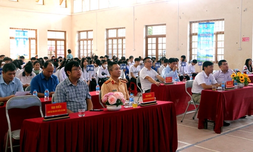 Phát động học sinh sinh viên nghiêm chỉnh chấp hành Luật an toàn giao thông