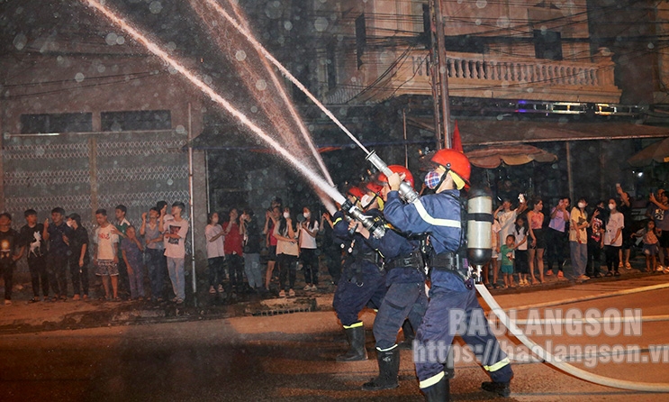 11 tổ liên gia an toàn phòng cháy, chữa cháy thực tập phương án chữa cháy và cứu nạn, cứu hộ