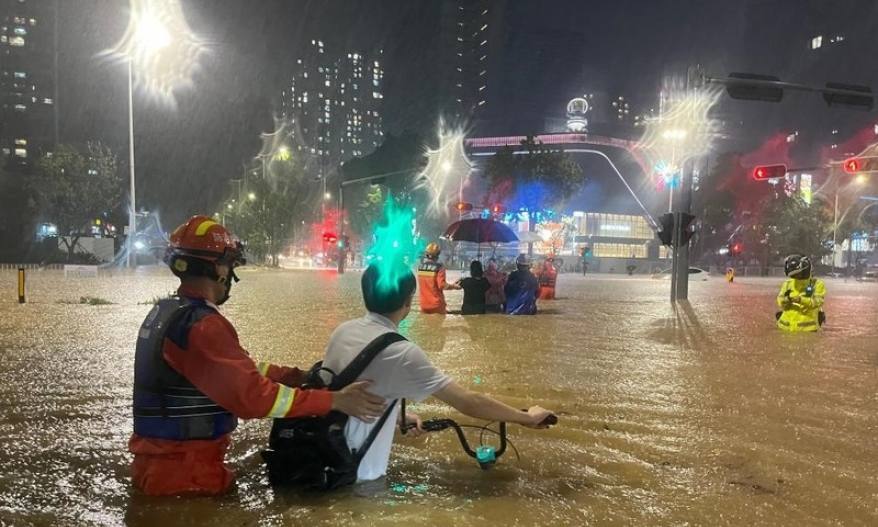 Tỉnh Quảng Đông (Trung Quốc) ứng phó mưa cực lớn