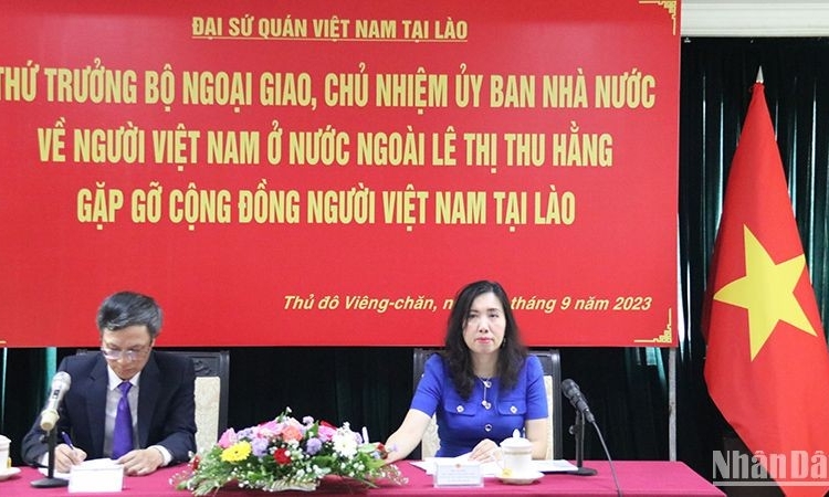 Thứ trưởng Ngoại giao dự hoạt động tôn vinh tiếng Việt tại Lào