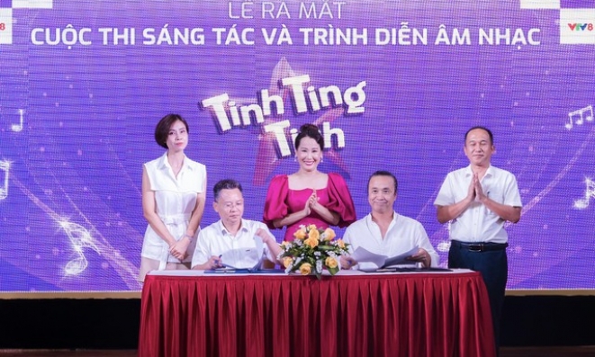 Thi sáng tác và tự trình diễn âm nhạc