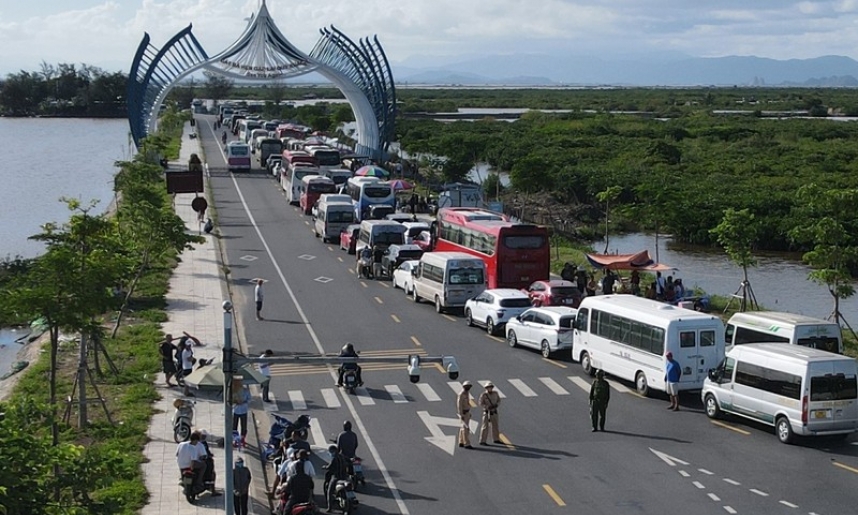 Xây dựng văn hóa giao thông trong hoạt động du lịch