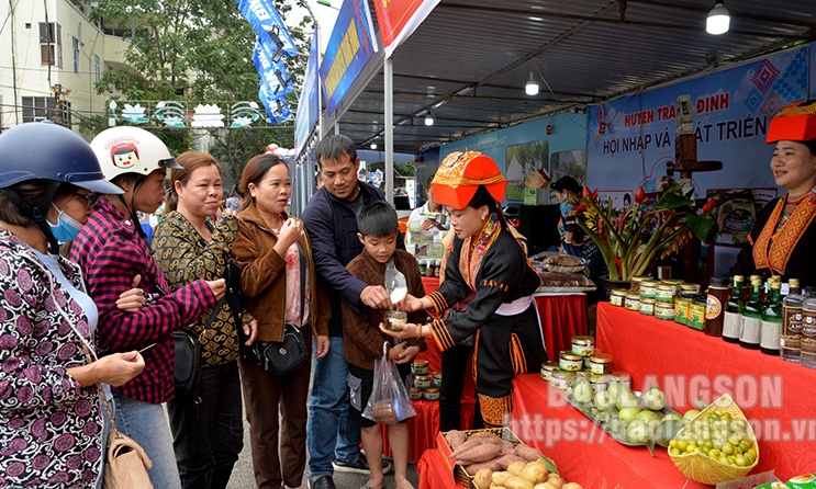 Hơn 28.000 lượt người tham dự Ngày hội Văn hóa các dân tộc thành phố Lạng Sơn năm 2023