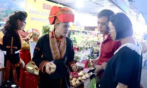 30 gian hàng trưng bày sản phẩm tại Ngày hội Văn hóa các Dân tộc thành phố Lạng Sơn năm 2023