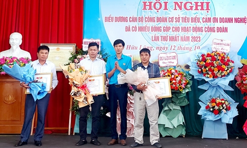 Hữu Lũng: Biểu dương doanh nghiệp, cán bộ công đoàn cơ sở tiêu biểu khối doanh nghiệp huyện lần thứ nhất