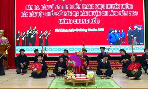 dân vũ và trình diễn trang phục truyền thống các dân tộc thiểu số huyện Chi Lăng: Xã Gia Lộc giành giải