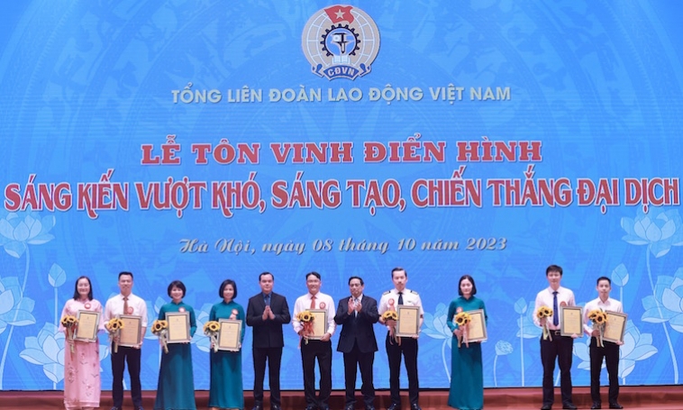 Các tập thể, cá nhân được tuyên dương hãy sáng tạo, cống hiến nhiều hơn nữa