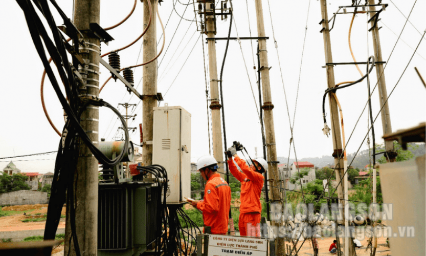 Công ty Điện lực Lạng Sơn: Chủ động phương án giảm sự cố về điện trong thời tiết bất thường