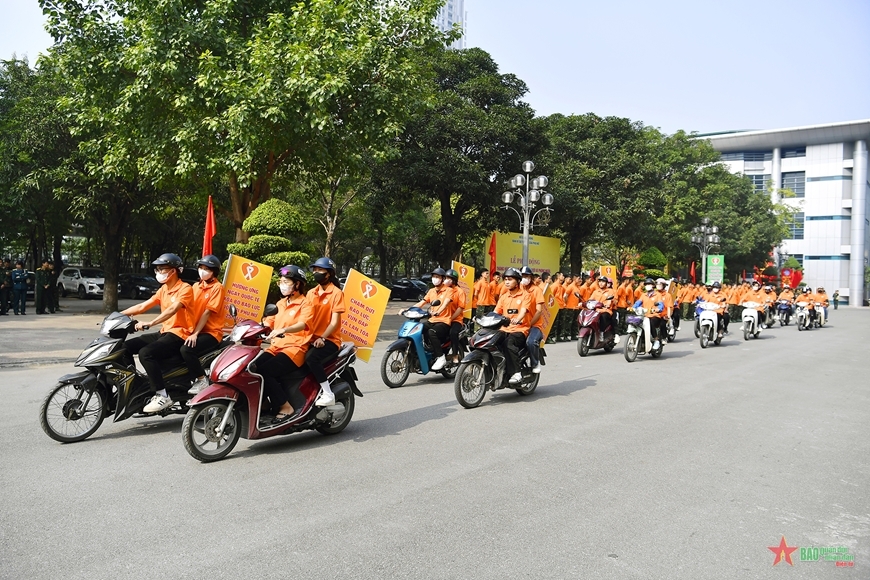 Thượng tướng Lê Huy Vịnh chủ trì lễ phát động hưởng ứng Tháng hành động vì bình đẳng giới trong Quân đội năm 2023