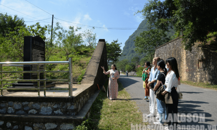 Khảo sát, tọa đàm phát triển du lịch nông thôn trên địa bàn xã Chi Lăng, huyện Chi Lăng