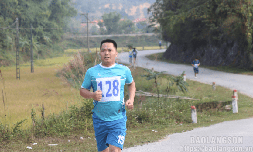 Trại Tạm giam Công an tỉnh tổ chức giải chạy marathon “Tự hào chiến sĩ cảnh sát Trại Tạm giam”