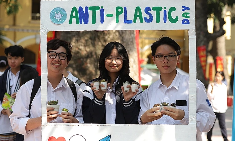 Thông điệp sống xanh từ Ngày hội Anti Plastic Day của học sinh Thủ đô