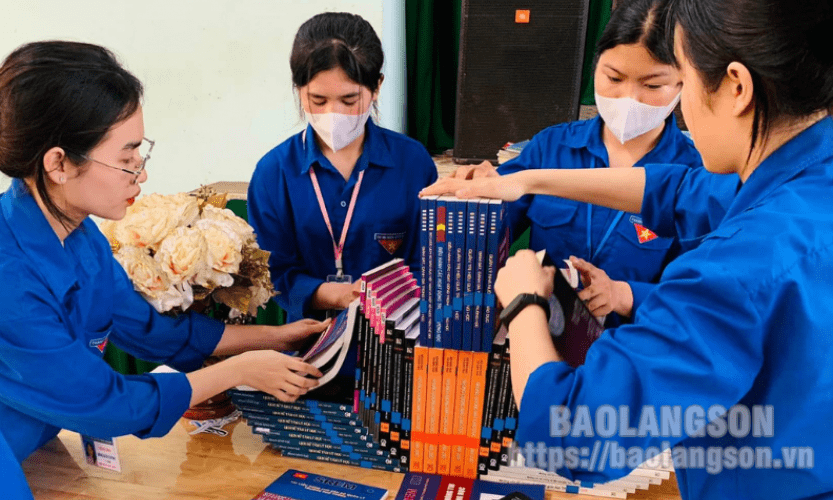 Đoàn thanh niên Trường THPT Hoà Bình: Lá cờ đầu trong công tác đoàn và phong trào thanh niên