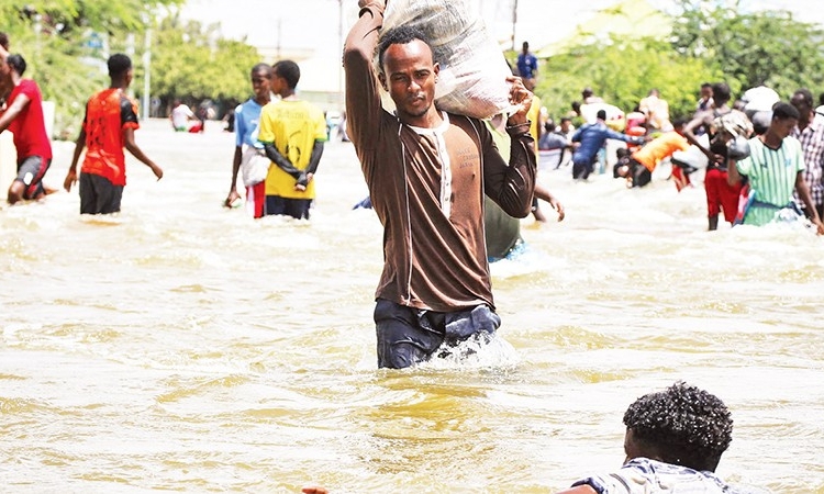 Lũ lụt nghiêm trọng tại Kenya và Somalia ảnh hưởng hàng chục ngàn người