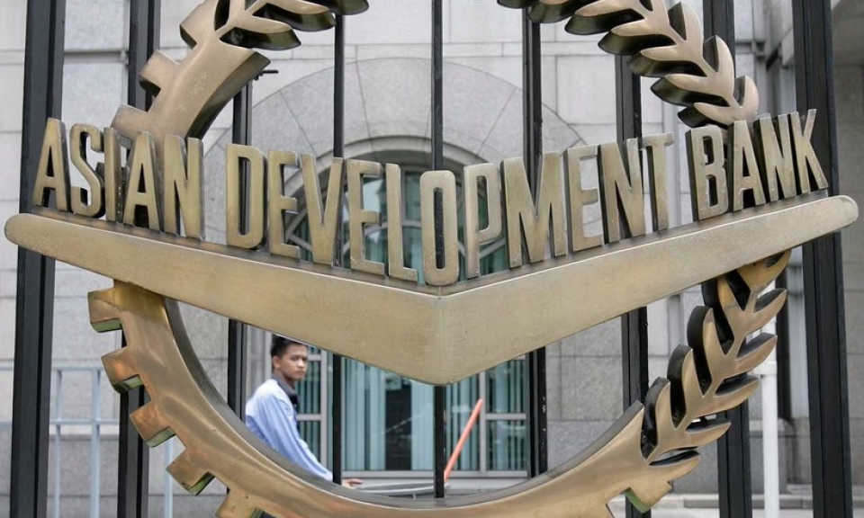 ADB: Fed duy trì lãi suất cao làm suy yếu tài chính các quốc gia Đông Á mới nổi