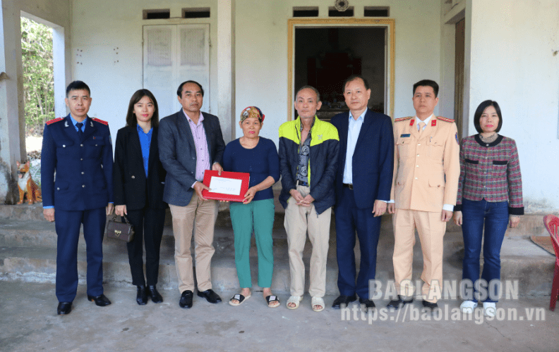 nạn nhân bị tai nạn giao thông và các gia đình nạn nhân tử vong do tai nạn giao thông tại huyện Chi Lăng