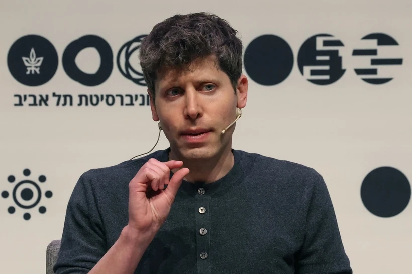 Ông Sam Altman bị sa thải rồi được mời quay trở lại làm CEO của OpenAI. (Ảnh: AFP/TTXVN)