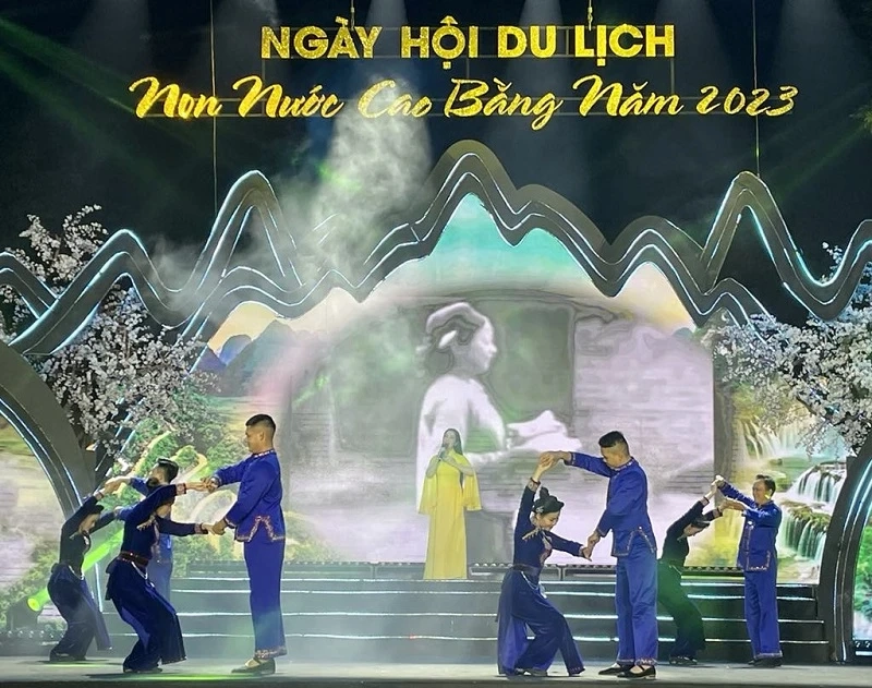 Tiết mục nghệ thuật chào mừng sự kiện.