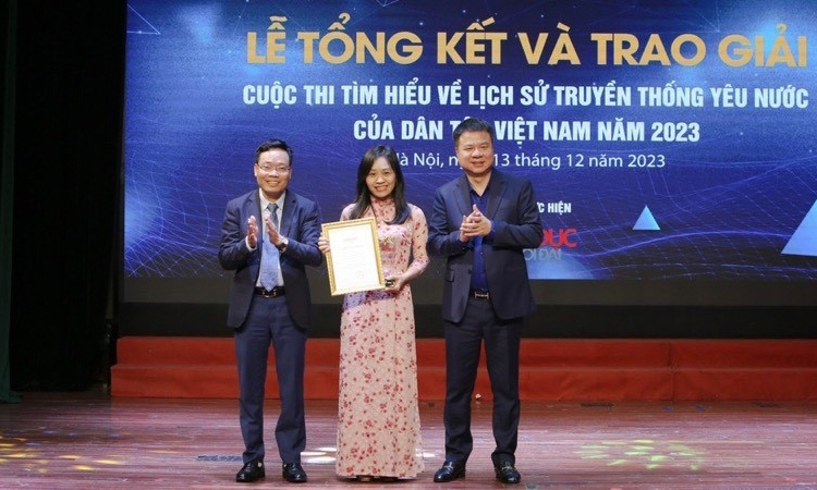 16 tác phẩm đoạt giải Cuộc thi Tìm hiểu lịch sử truyền thống yêu nước của dân tộc Việt Nam