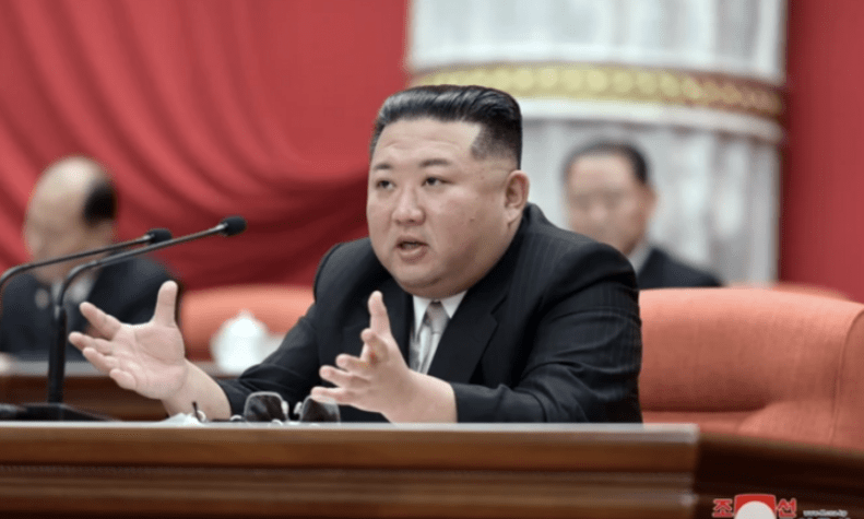 Ông Kim Jong-un cảnh báo tấn công hạt nhân nếu bị khiêu khích