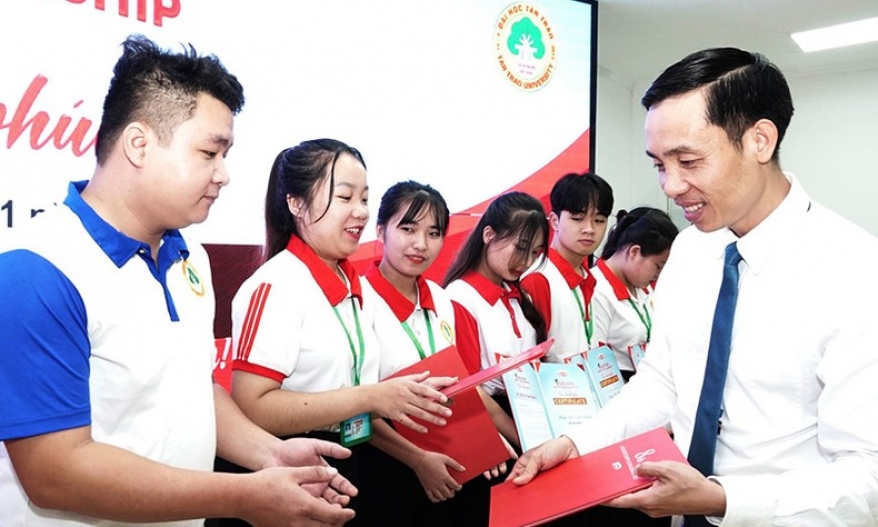 Acecook Happy Scholarship- Hành trình trao hạnh phúc đến hàng ngàn sinh viên