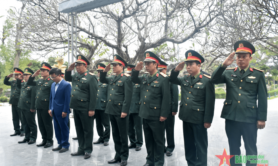 Quân ủy Trung ương, Bộ Quốc phòng dâng hương tưởng niệm các Anh hùng liệt sĩ tại Đền thờ Liệt sĩ tại Chiến