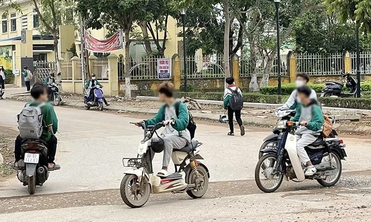 Tăng cường bảo đảm trật tự, an toàn giao thông cho lứa tuổi học sinh