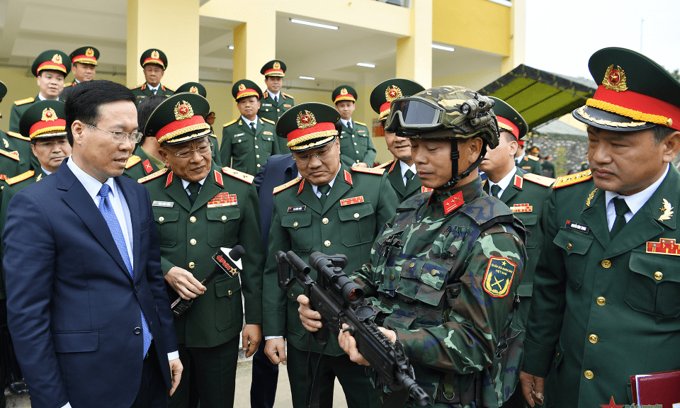 Chủ tịch nước Võ Văn Thưởng thăm và động viên cán bộ, chiến sĩ Lữ đoàn Trinh sát đặc nhiệm K3