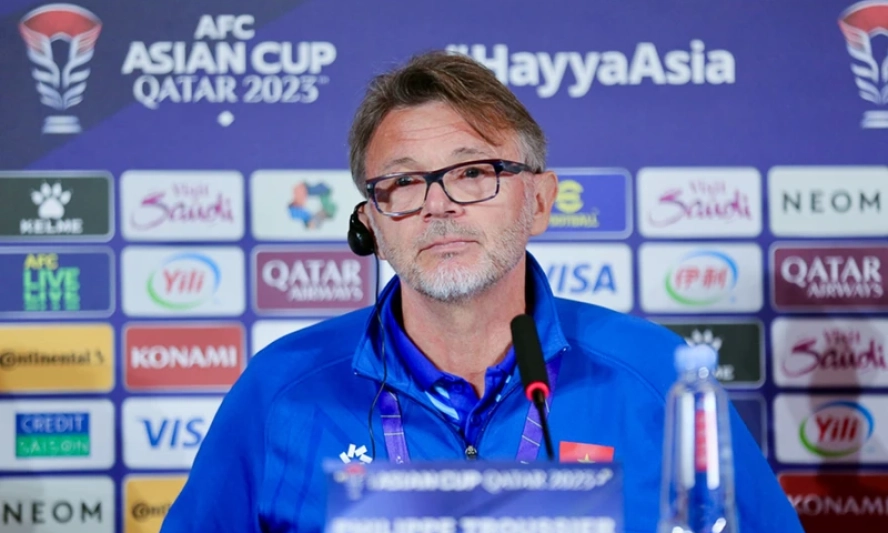 HLV Philippe Troussier: Đội tuyển sẽ thi đấu với sự tự tôn và tự hào