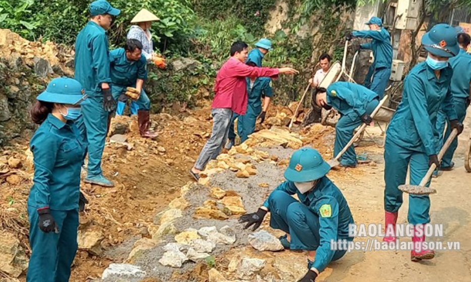 Văn Quan xây dựng, huấn luyện lực lượng vũ trang vững mạnh