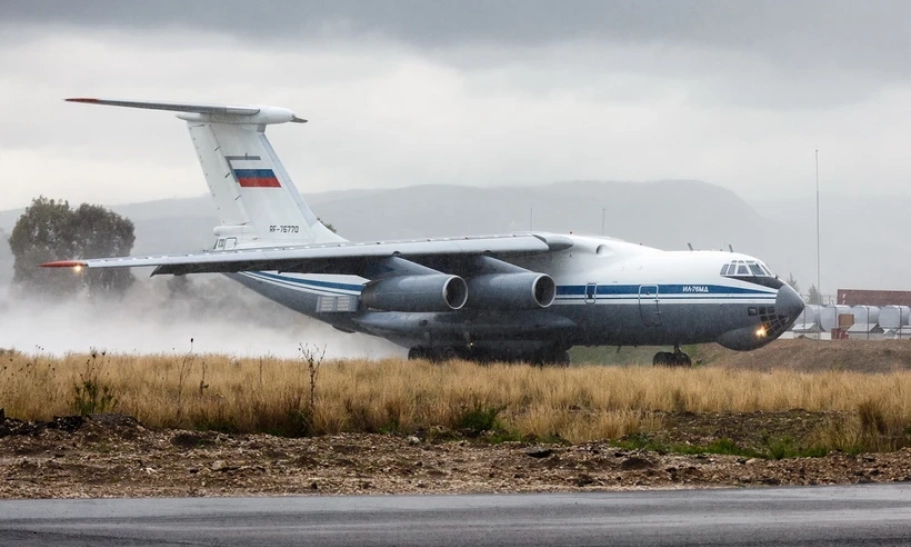 Nga: Máy bay IL-76 chở tù nhân bị phòng không Ukraine bắn rơi