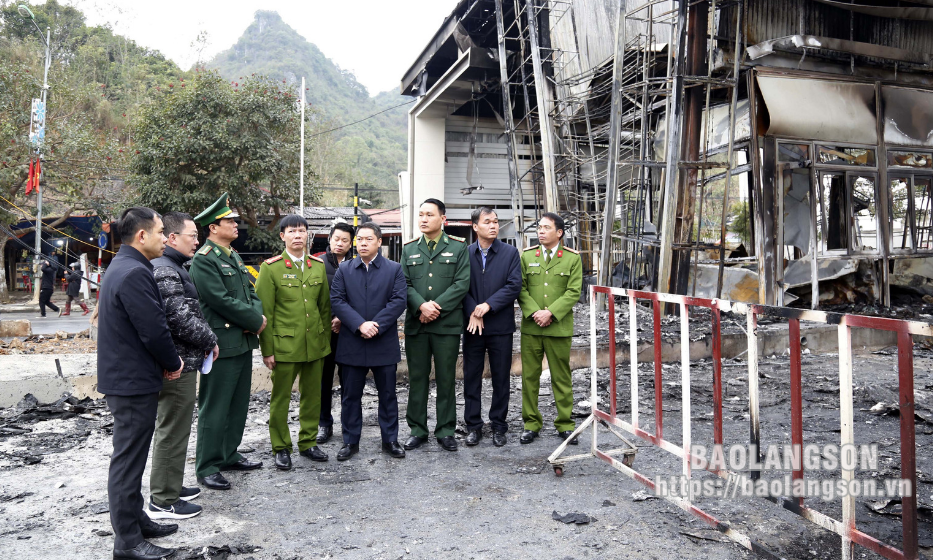 Khẩn trương triển khai các biện pháp khắc phục vụ cháy cổng Barie tự động số 2 tại Cửa khẩu quốc tế Hữu