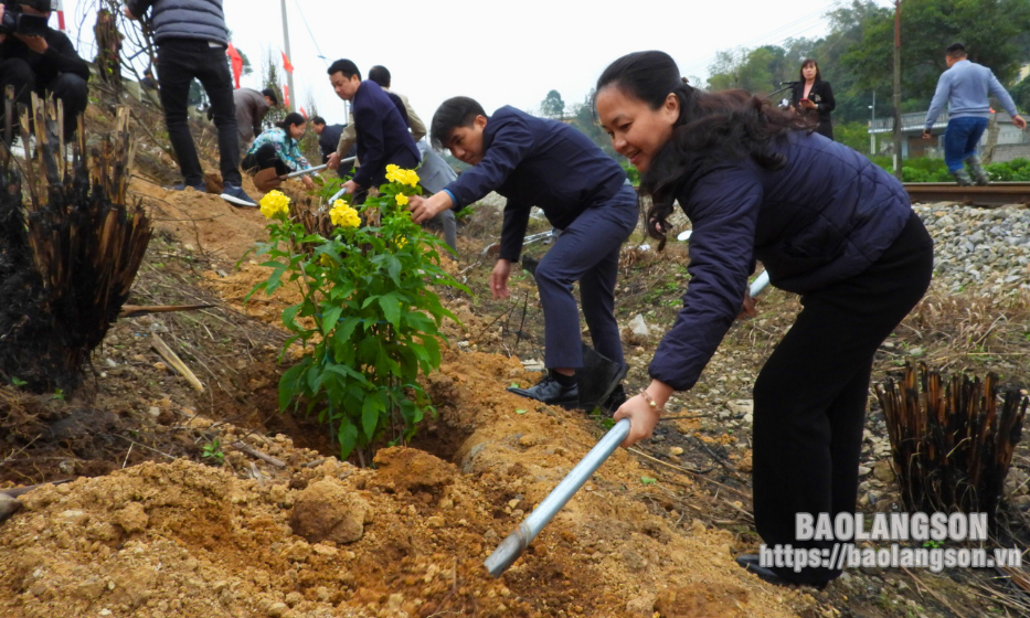 Thành phố Lạng Sơn phát động “Tết trồng cây đời đời nhớ ơn Bác Hồ” xuân Giáp Thìn 2024